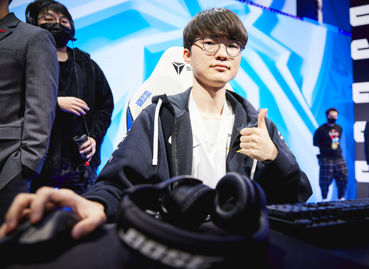 faker renewed his contract with t1.